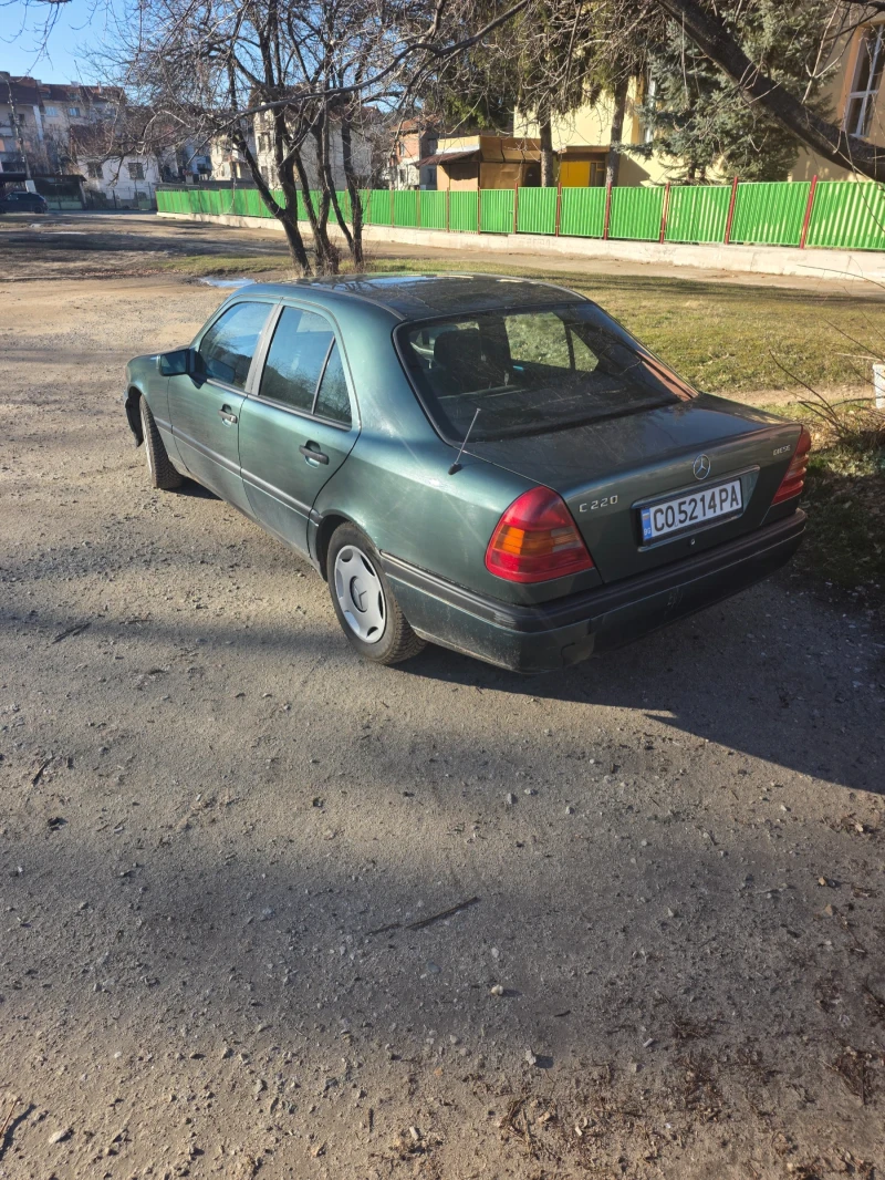 Mercedes-Benz C 220, снимка 3 - Автомобили и джипове - 52928768