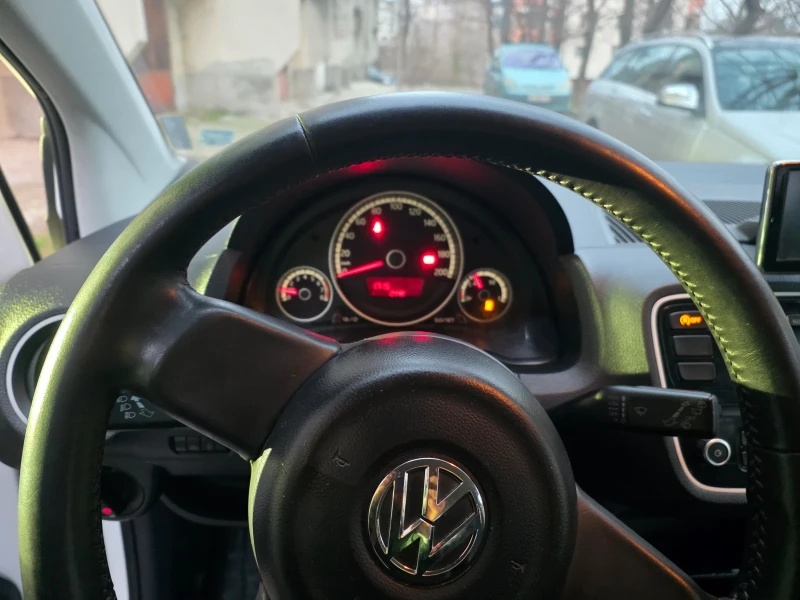 VW Up, снимка 12 - Автомобили и джипове - 53124839