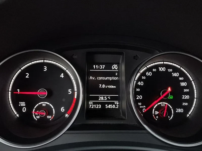 VW Scirocco 2.0 Tdi R-Line, снимка 8 - Автомобили и джипове - 55885271