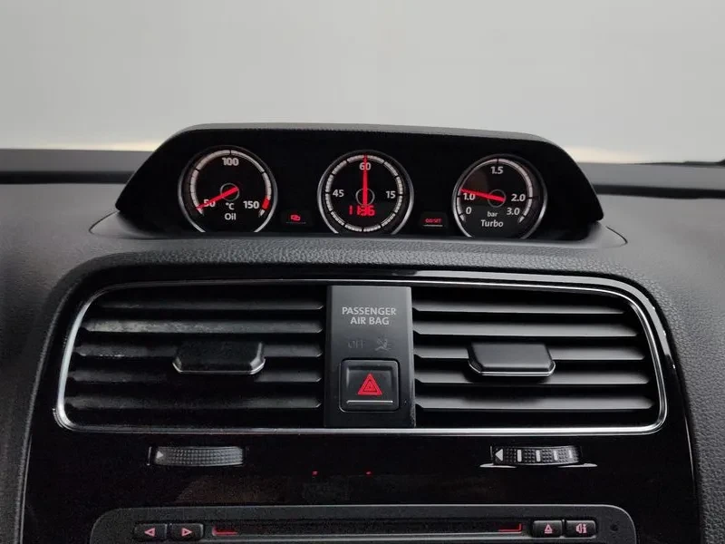 VW Scirocco 2.0 Tdi R-Line, снимка 16 - Автомобили и джипове - 55885271