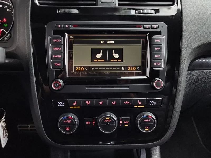 VW Scirocco 2.0 Tdi R-Line, снимка 14 - Автомобили и джипове - 55885271