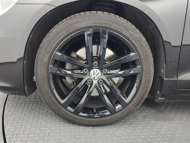 VW Scirocco 2.0 Tdi R-Line, снимка 5 - Автомобили и джипове - 55885271