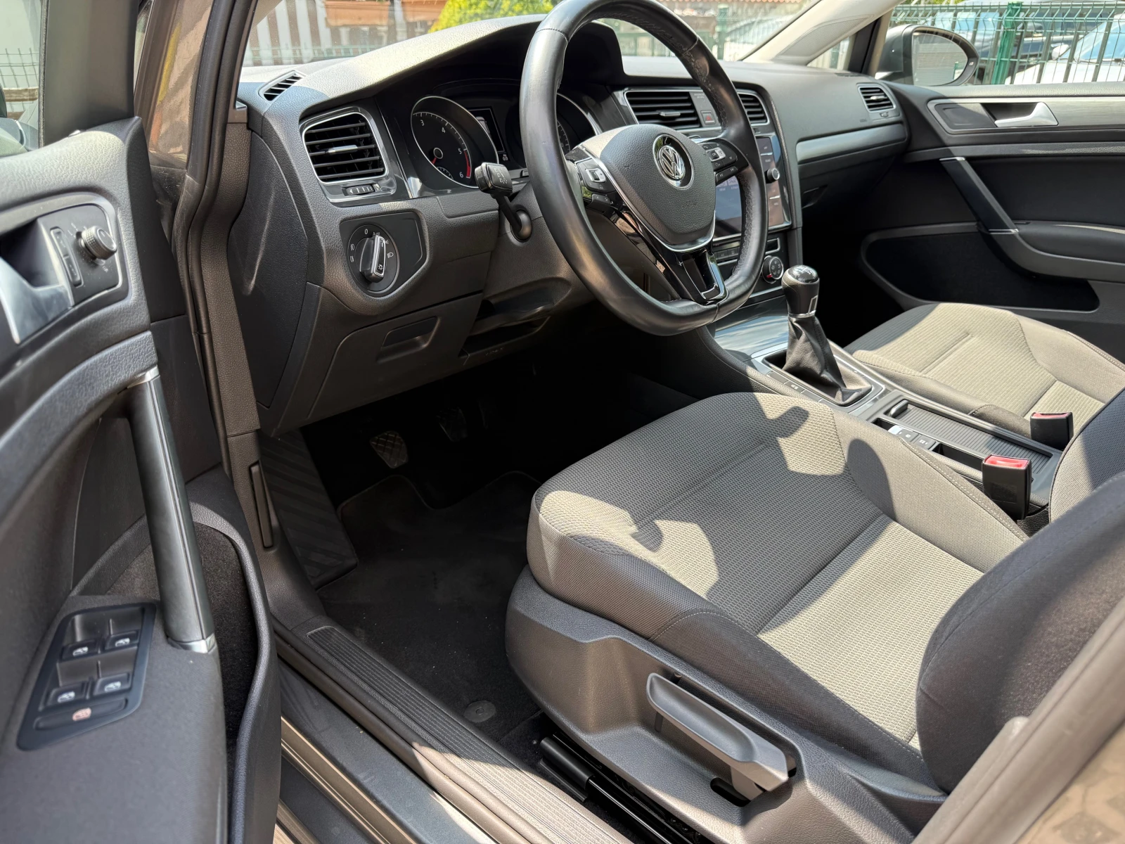 VW Golf 1.6TDI Facelift.Comfortline. - изображение 8