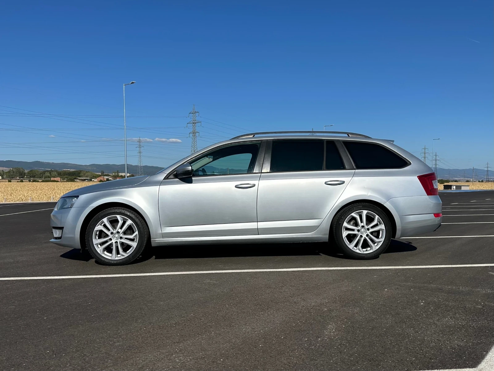 Skoda Octavia 1.6TDI - 81kw, Kamera, Navi, CarPlay - изображение 2