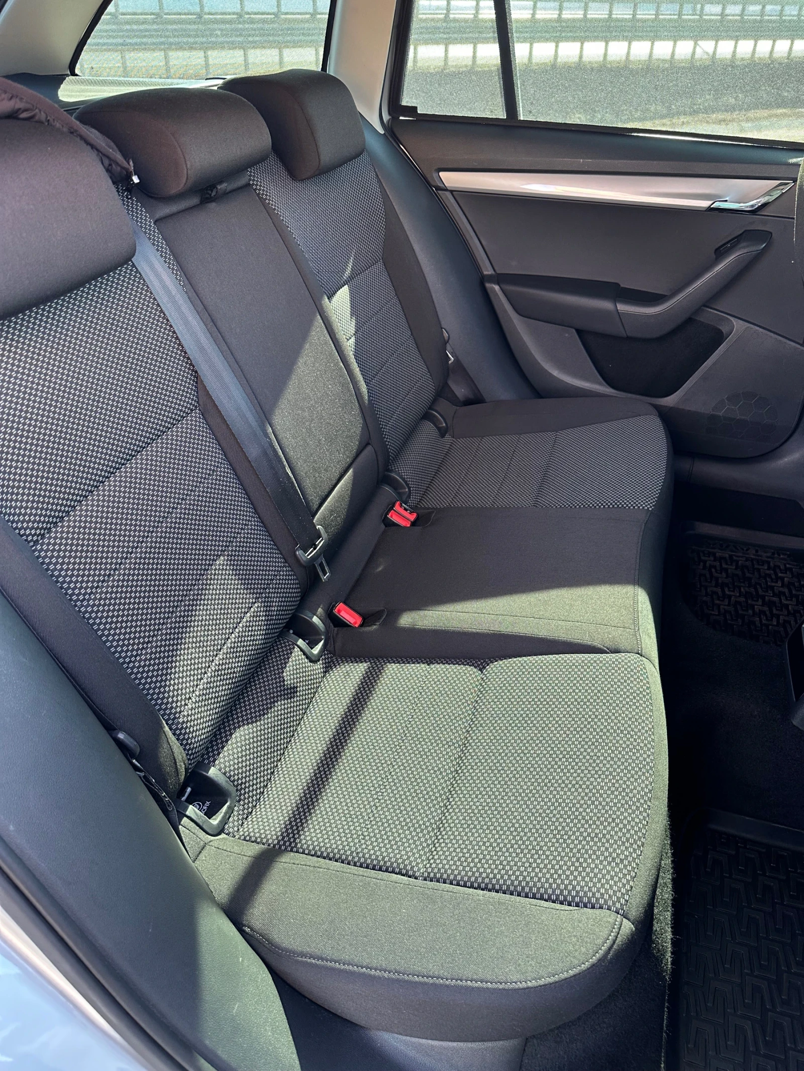 Skoda Octavia 1.6TDI | 110hp | Camera | Navi | CarPlay | Mobile.bg   11