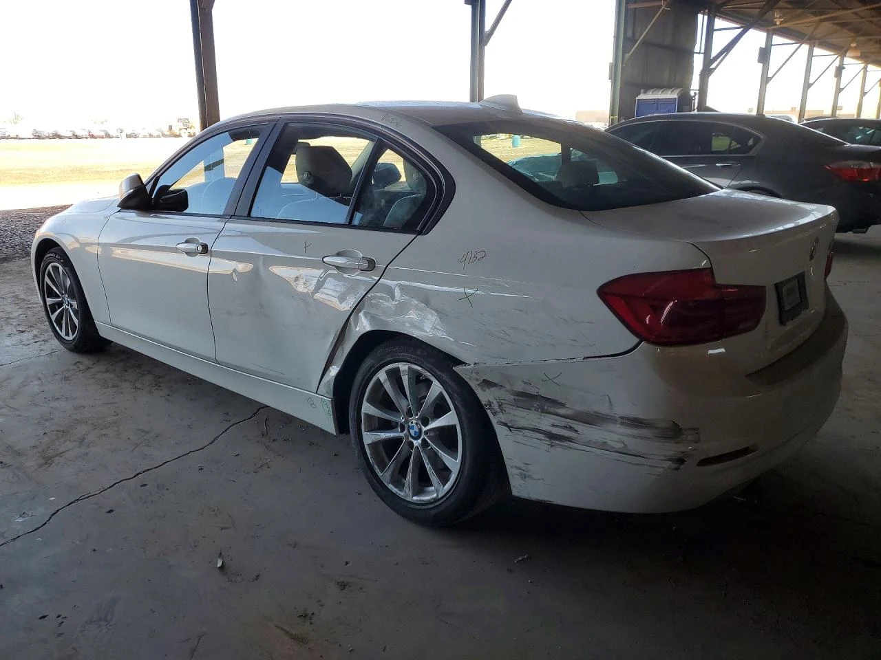 BMW 320 2.0l I, снимка 2 - Автомобили и джипове - 54705892