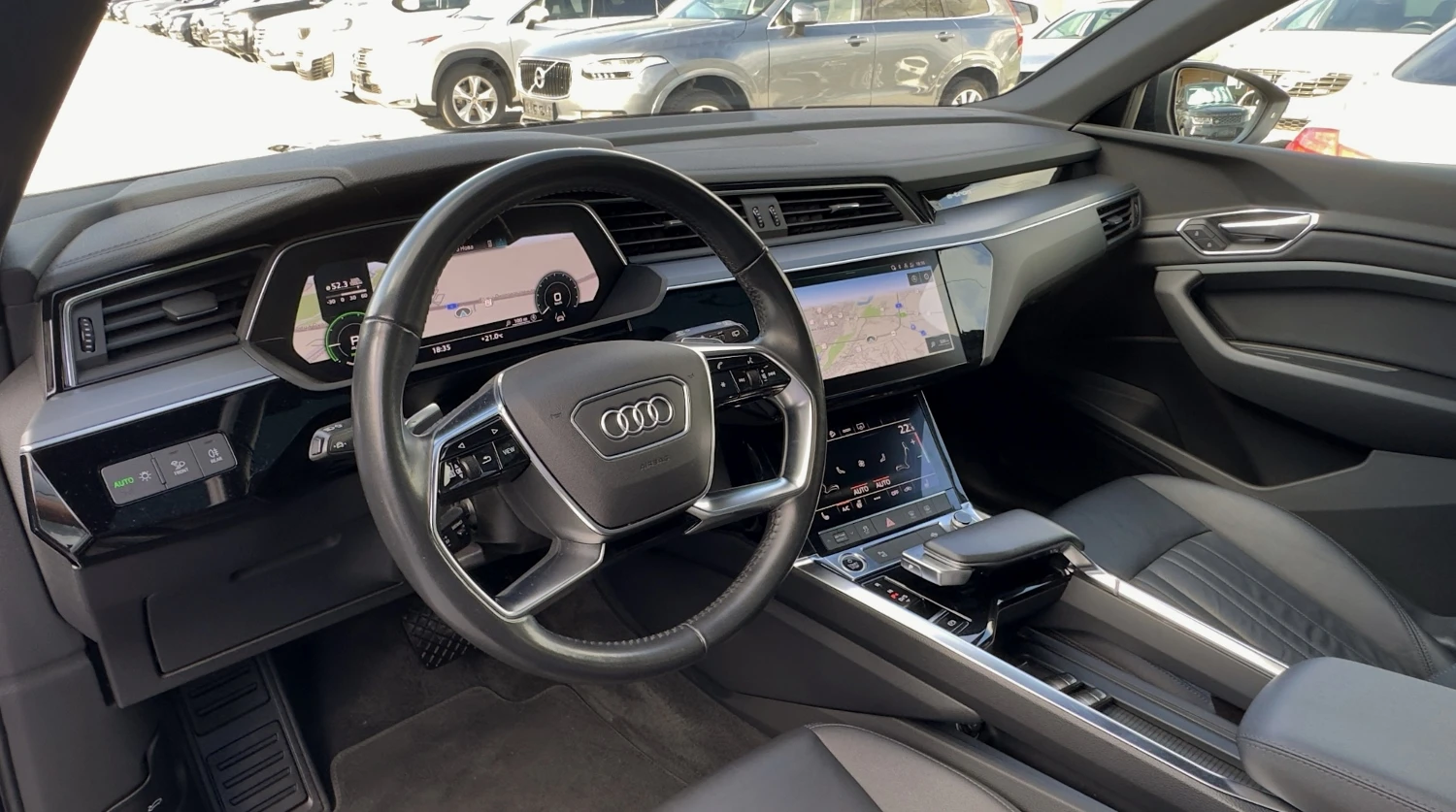Audi E-Tron 55Quattro 140хил.ГАРАНЦИЯ! Distronic Панорама Кожа, снимка 7 - Автомобили и джипове - 54792753