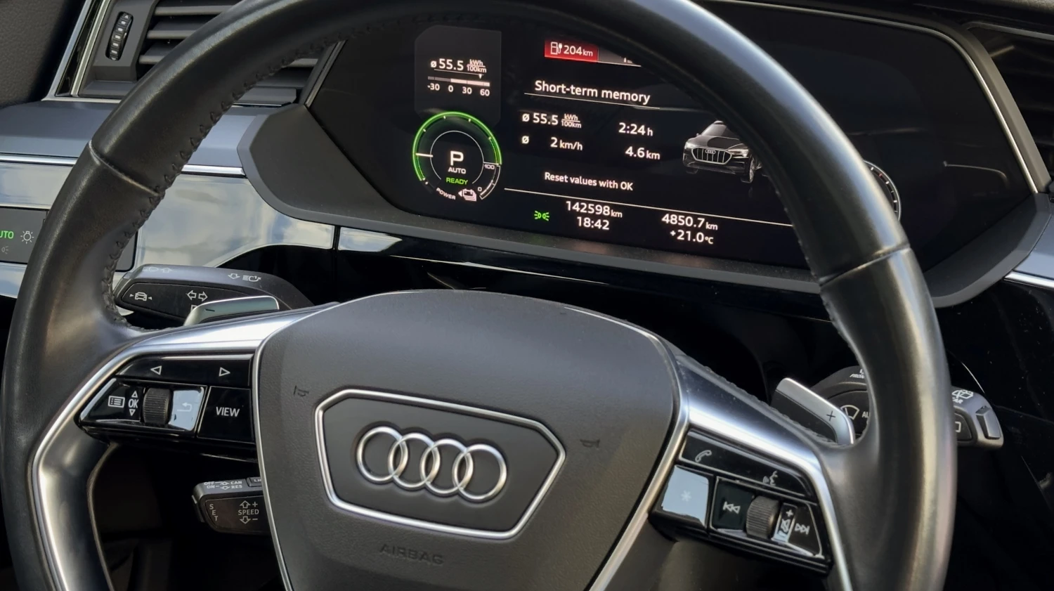 Audi E-Tron 55Quattro 140хил.ГАРАНЦИЯ! Distronic Панорама Кожа, снимка 10 - Автомобили и джипове - 54792753