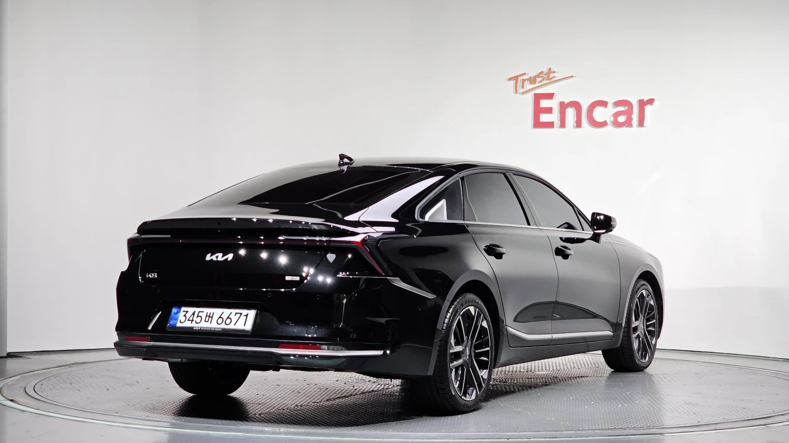 Kia K8 HUD| 360| ПОДГРЕВИ| ПАНОРАМА| 2 КЛЮЧА| , снимка 3 - Автомобили и джипове - 55298578