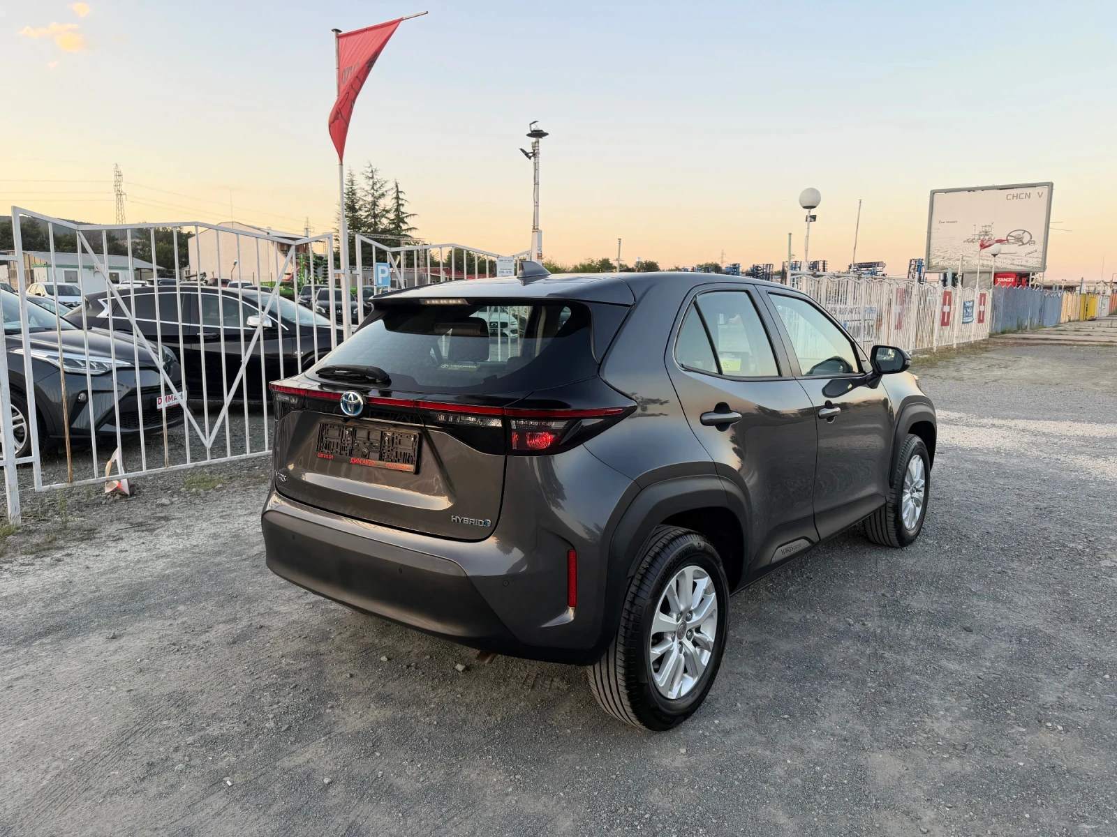 Toyota Yaris Cross HYBRID / ЕВРО6 / ДИСТРОНИК /  ЗАДНА КАМЕРА , снимка 5 - Автомобили и джипове - 55513619