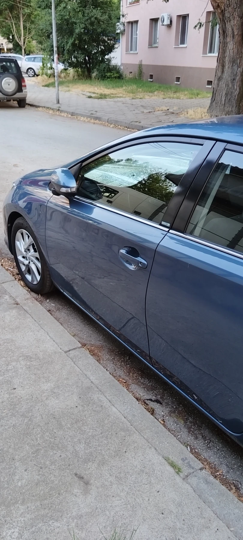 Toyota Auris, снимка 10 - Автомобили и джипове - 55599595