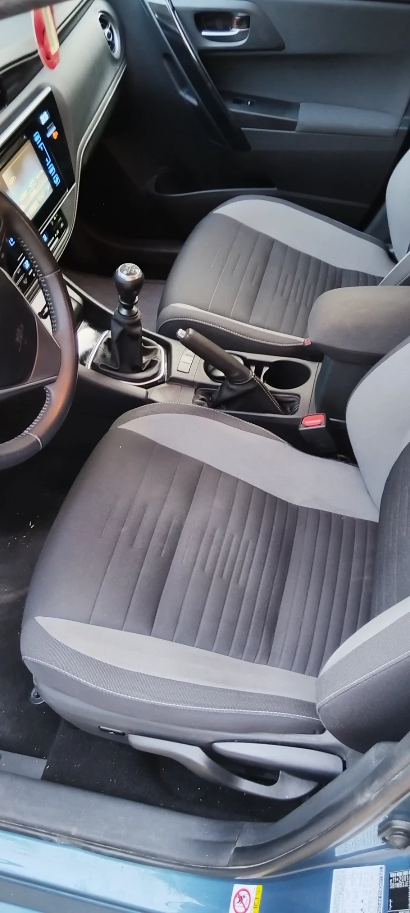 Toyota Auris, снимка 3 - Автомобили и джипове - 55599595