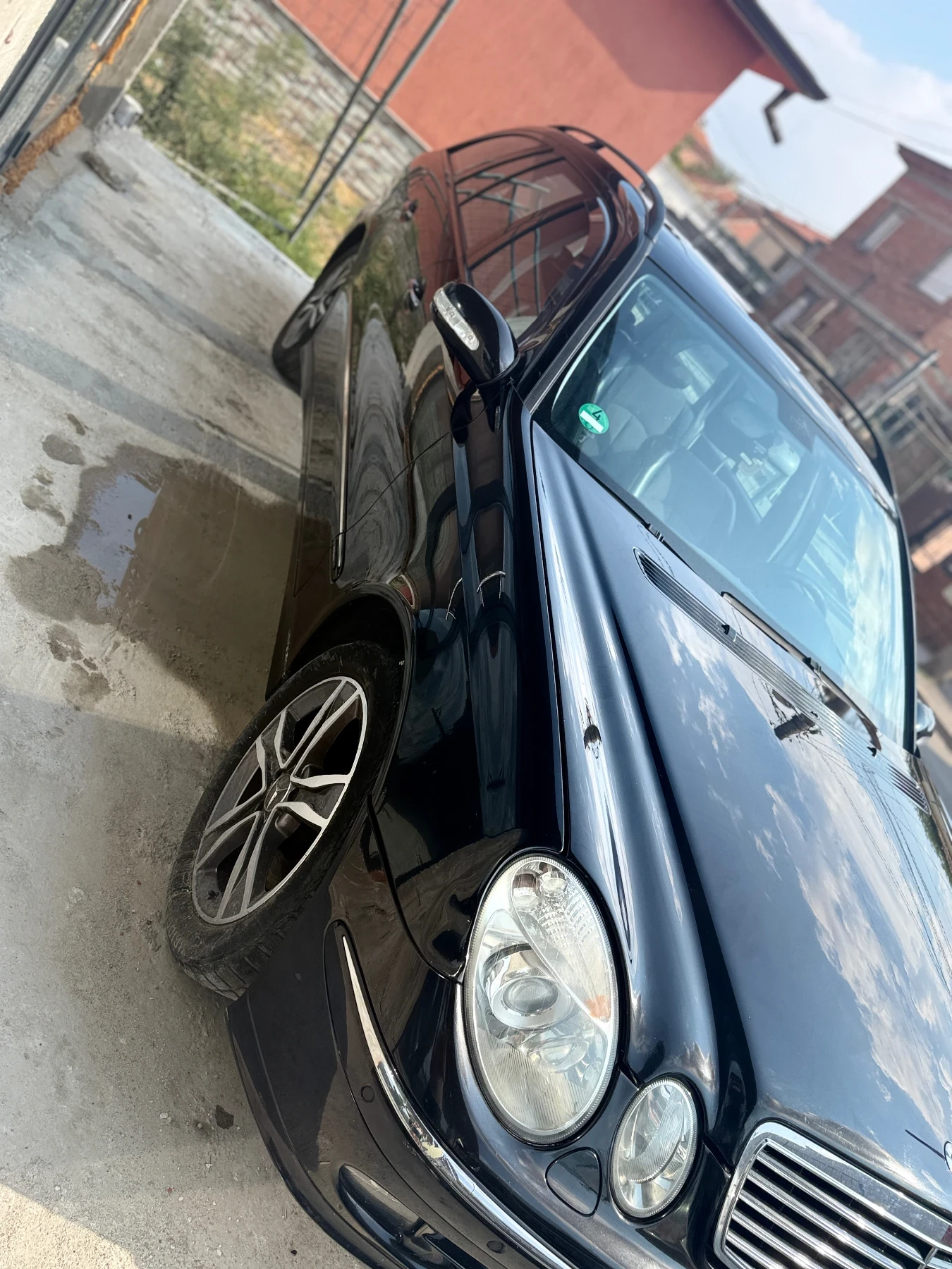 Mercedes-Benz E 220 Avangarde, снимка 2 - Автомобили и джипове - 56083719