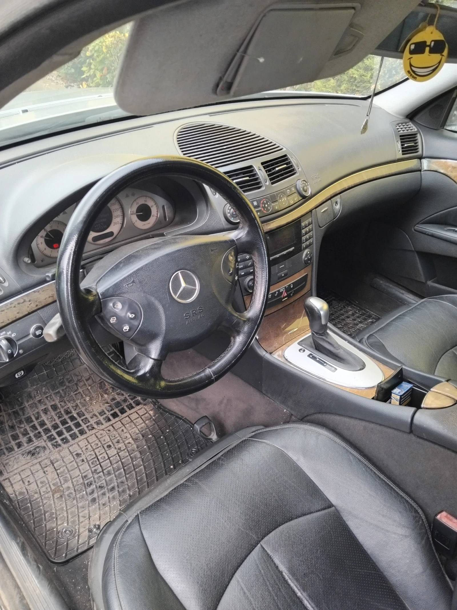 Mercedes-Benz E 270, снимка 6 - Автомобили и джипове - 56493557