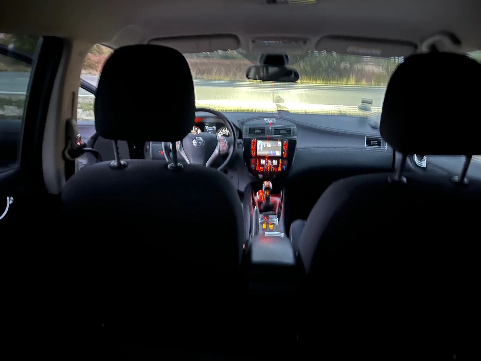 Nissan Pulsar 1.5 DCI NAVI, снимка 12 - Автомобили и джипове - 56685272