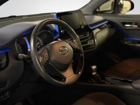 Toyota C-HR XLE Premium FWD, снимка 10