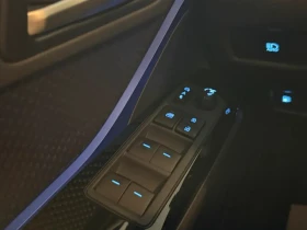 Toyota C-HR XLE Premium FWD, снимка 16