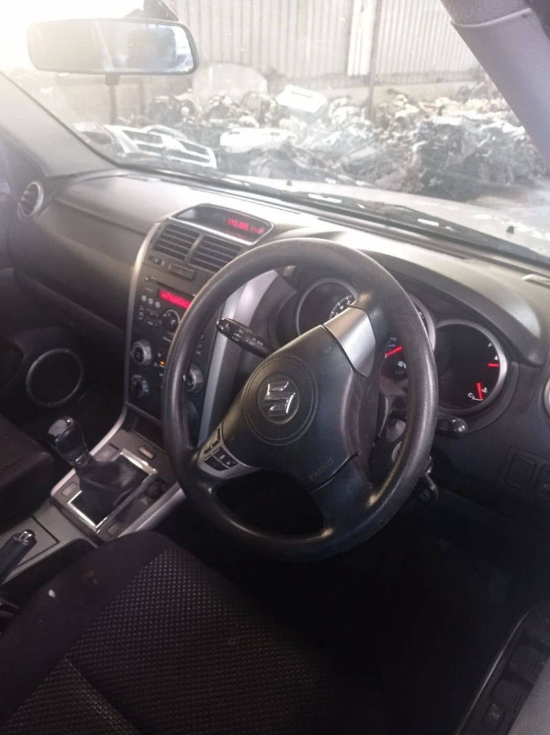 Suzuki Grand vitara 2.0 140 ks, снимка 6 - Автомобили и джипове - 31381805