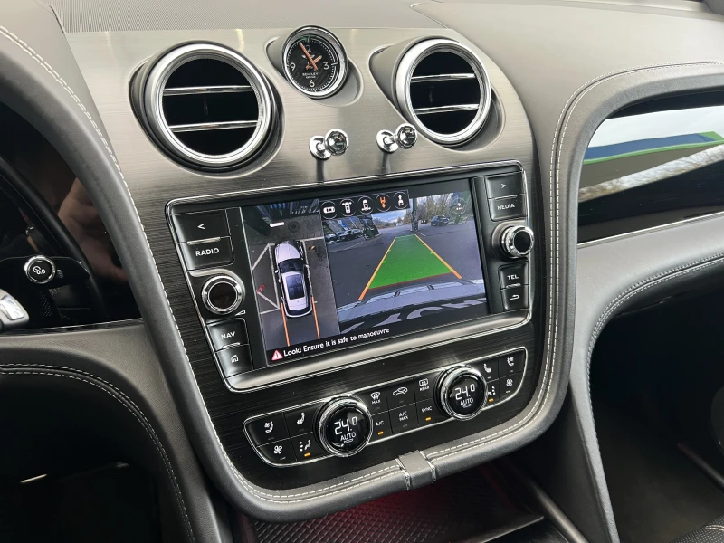 Bentley Bentayga 4.0D/CARBON/MULLINER/NIGHT VISION/PANO/HUD/360/TV/, снимка 10 - Автомобили и джипове - 52321544