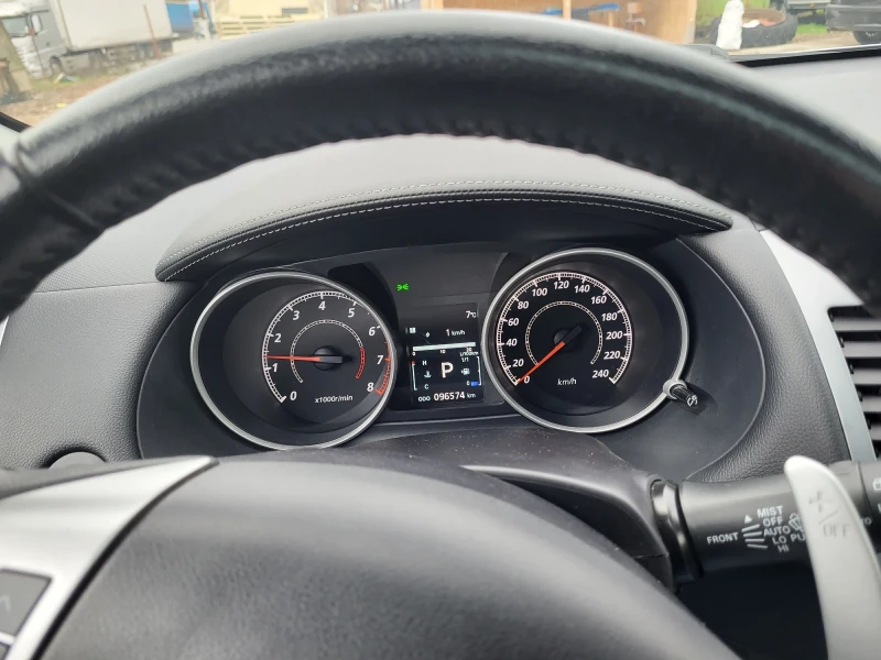 Mitsubishi Outlander 2400, снимка 8 - Автомобили и джипове - 53311062
