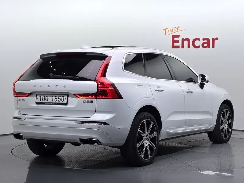 Volvo XC60 2Nd Generation D5 Inscription, снимка 2 - Автомобили и джипове - 56656115
