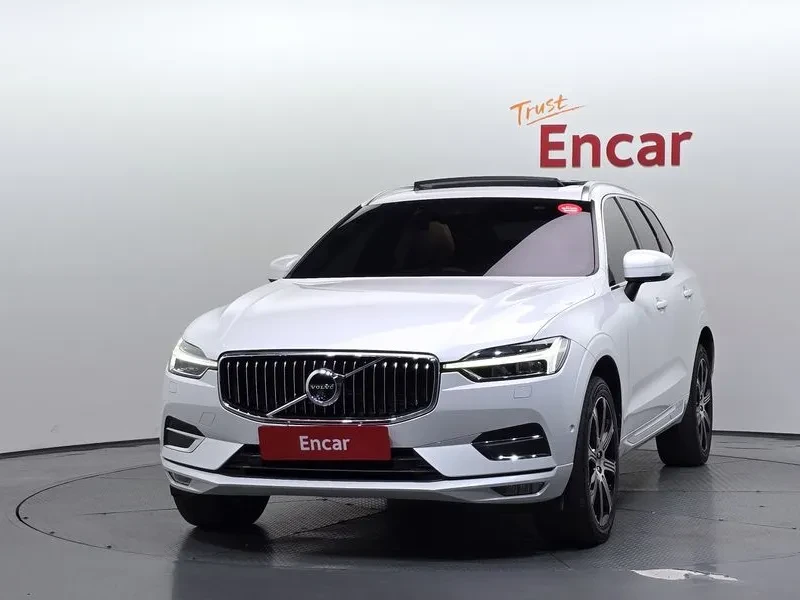 Volvo XC60 2Nd Generation D5 Inscription, снимка 3 - Автомобили и джипове - 56656115