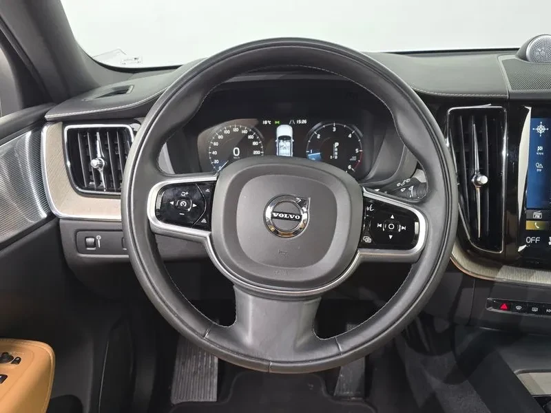 Volvo XC60 2Nd Generation D5 Inscription, снимка 14 - Автомобили и джипове - 56656115