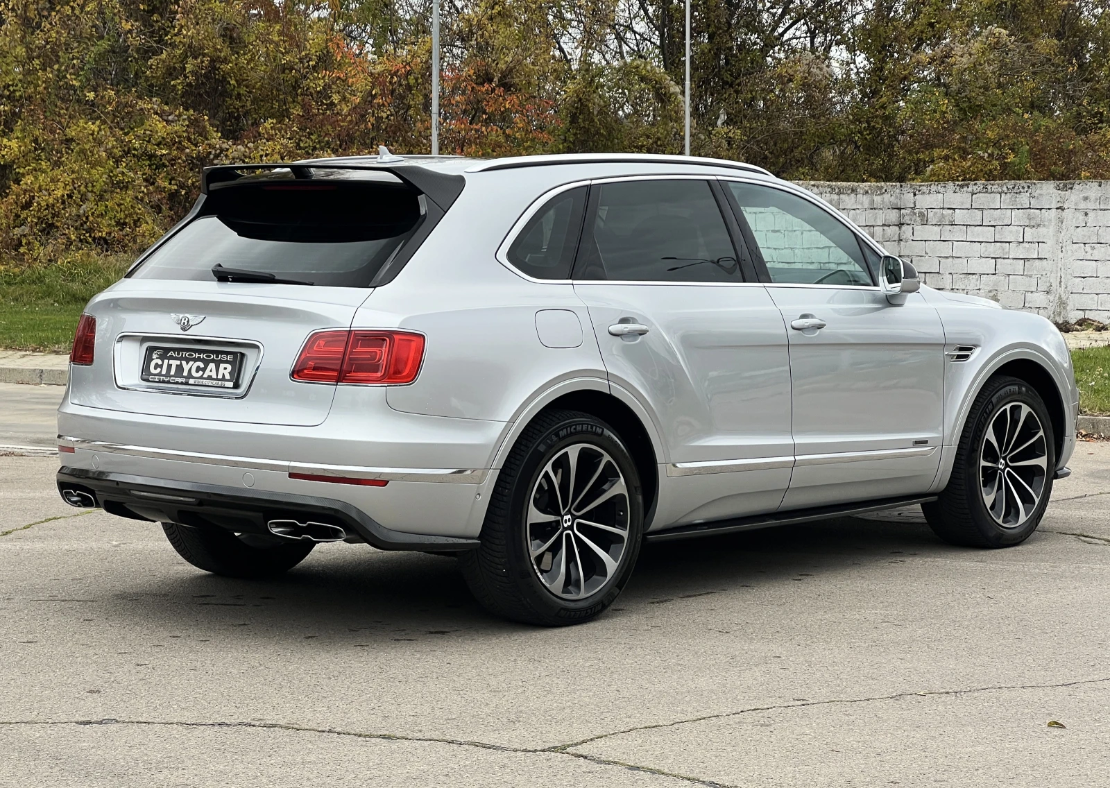 Bentley Bentayga 4.0D/CARBON/MULLINER/NIGHT VISION/PANO/HUD/360/TV/ - изображение 6