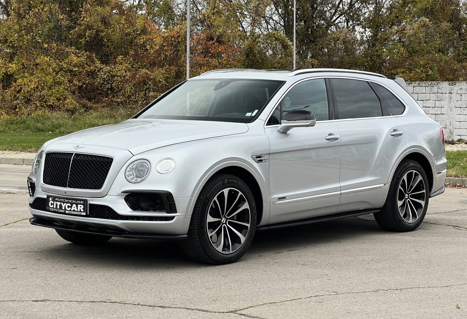 Bentley Bentayga 4.0D/CARBON/MULLINER/NIGHT VISION/PANO/HUD/360/TV/ - изображение 3