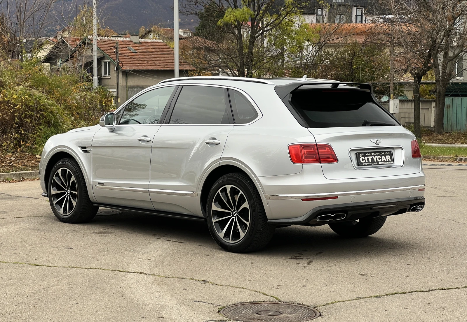 Bentley Bentayga 4.0D/CARBON/MULLINER/NIGHT VISION/PANO/HUD/360/TV/ - изображение 4