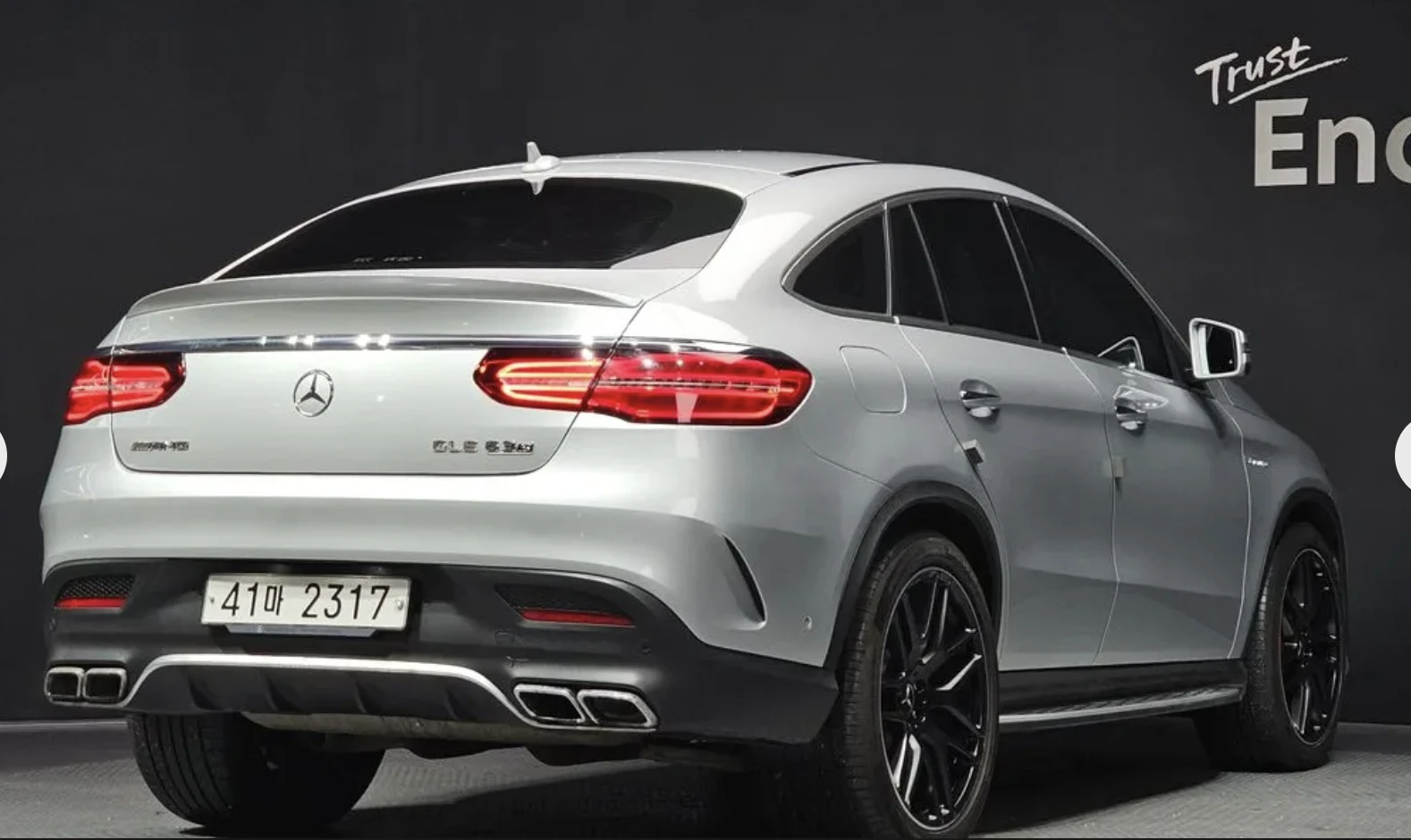 Mercedes-Benz GLE 63 S AMG HARMON* KARDON* ОБДУХВАНЕ* ПАНОРАМА* МАСАЖ* КЕЙЛЕС, снимка 2 - Автомобили и джипове - 53846490