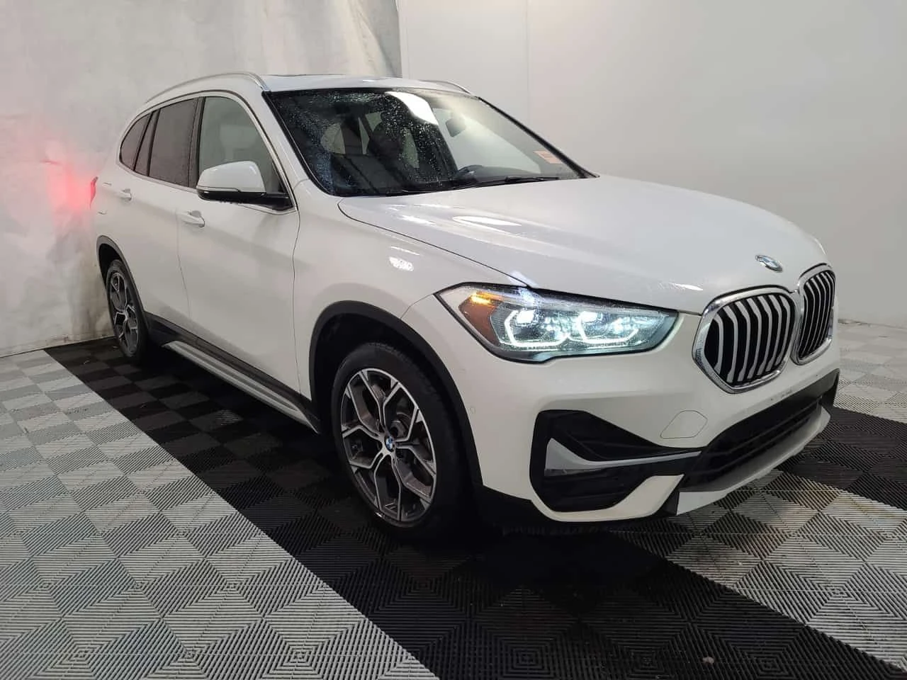BMW X1  XDRIVE28I| PANORAMA| AMBIENT| ПОДГРЕВИ| CARFAX, снимка 2 - Автомобили и джипове - 53951031