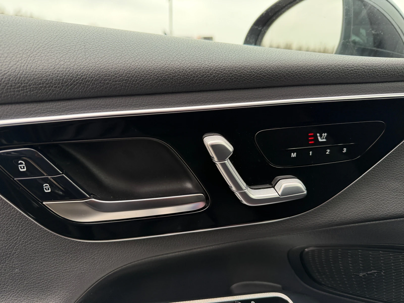 Mercedes-Benz GLC 220 d Avantgarde - 4 Matic, снимка 15 - Автомобили и джипове - 53990132