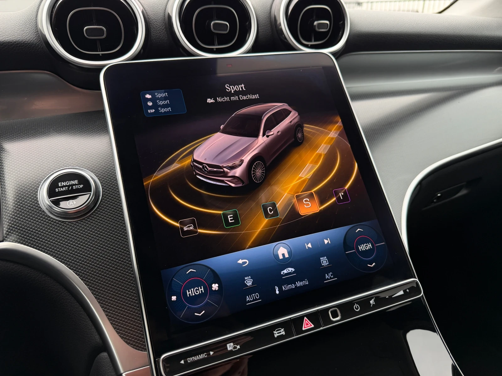 Mercedes-Benz GLC 220 d Avantgarde - 4 Matic, снимка 13 - Автомобили и джипове - 53990132