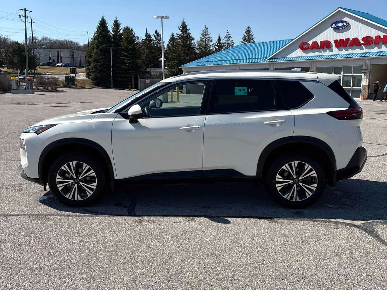 Nissan Rogue * AWD SV Moonroof * ЛИЦЕНЗИРАН ДИЛЪР * ПОДГРЕВ, снимка 2 - Автомобили и джипове - 54150364