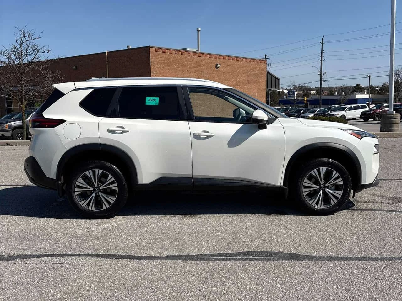 Nissan Rogue * AWD SV Moonroof * ЛИЦЕНЗИРАН ДИЛЪР * ПОДГРЕВ, снимка 3 - Автомобили и джипове - 54150364