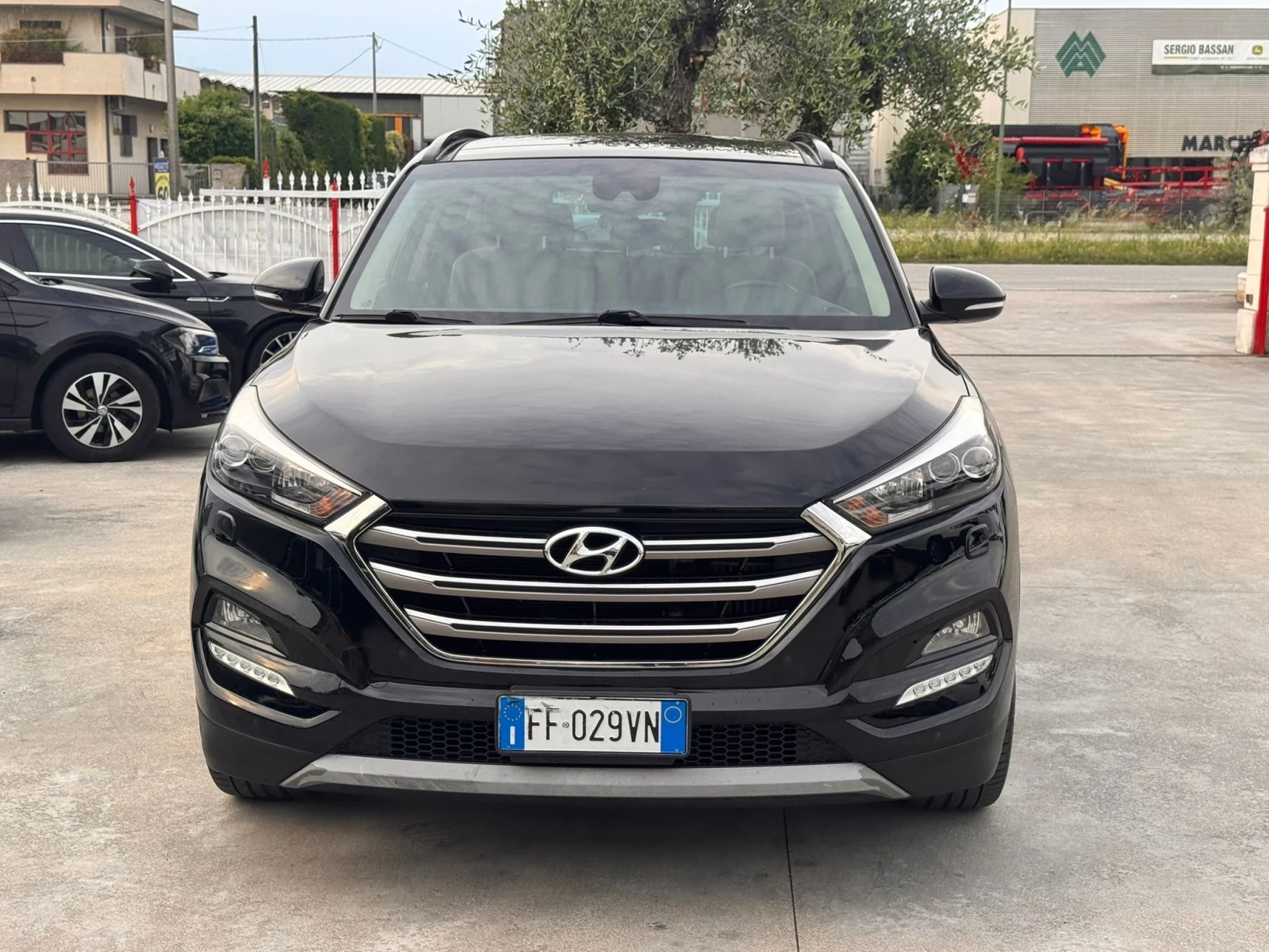 Hyundai Tucson 1.7CRDI-140к.с/АВТОМАТИК/НАВИГАЦИЯ/ПАНОРАМА!!! , снимка 2 - Автомобили и джипове - 54646909