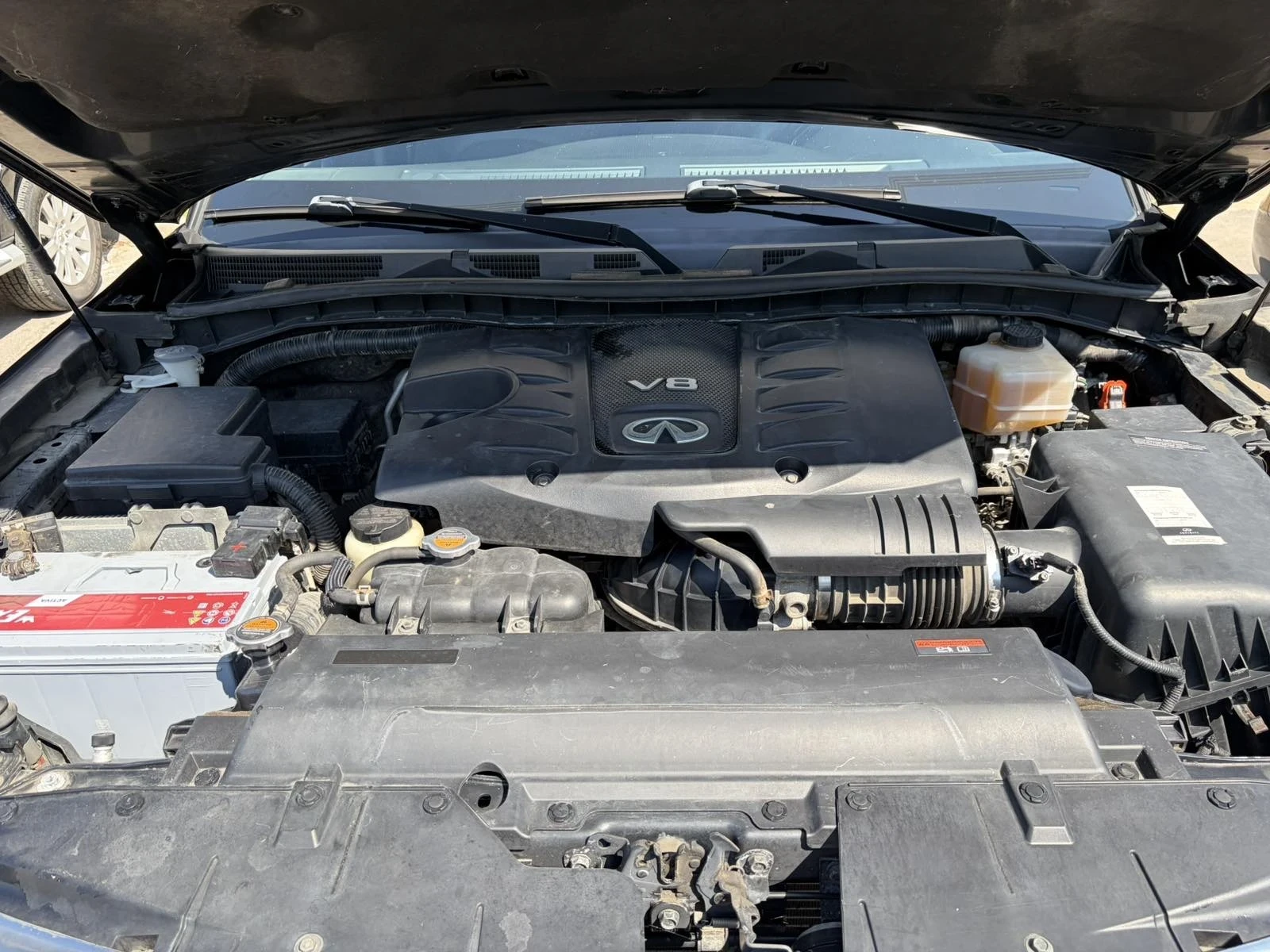 Infiniti QX56, снимка 8 - Автомобили и джипове - 56025641