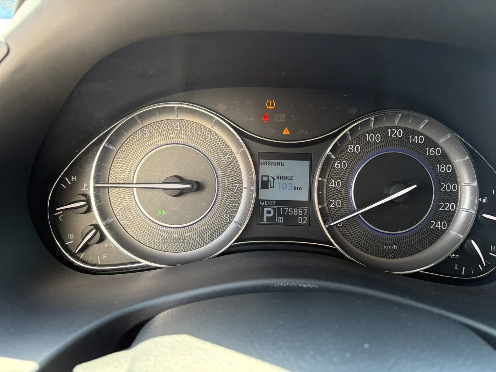 Infiniti QX56, снимка 6 - Автомобили и джипове - 56025641