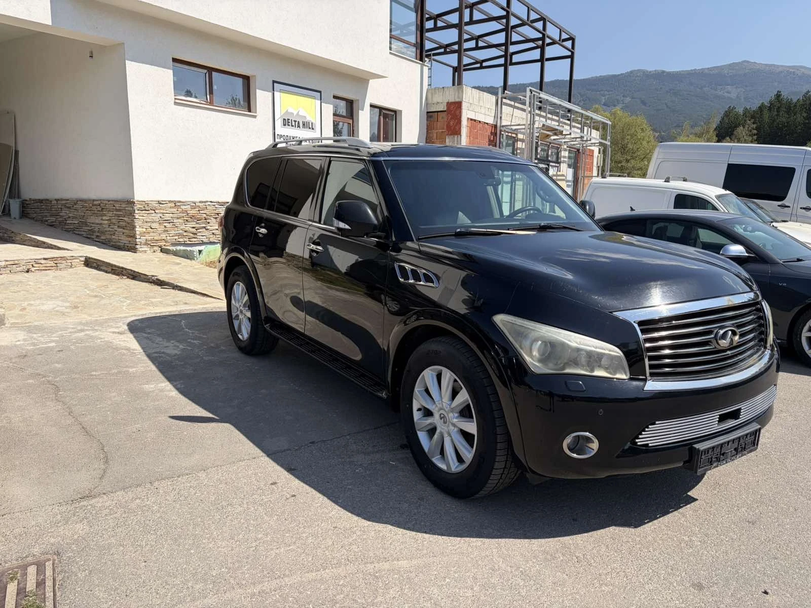 Infiniti QX56, снимка 2 - Автомобили и джипове - 56025641
