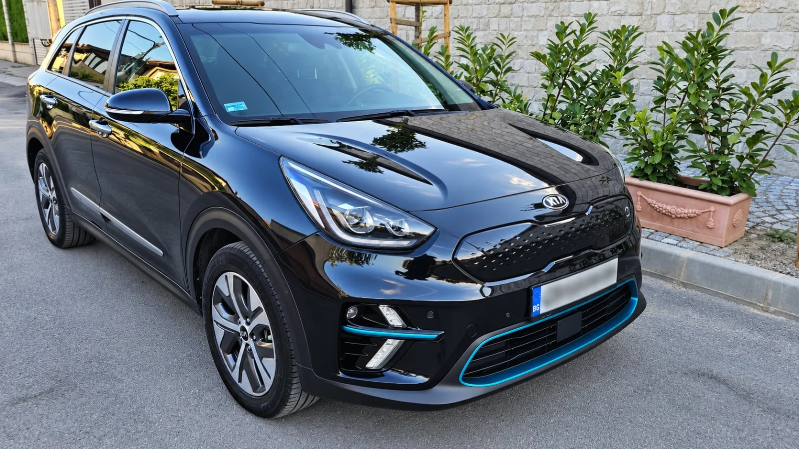 Kia Niro 64kW-Premium, ТЕРМОПОМПА, снимка 2 - Автомобили и джипове - 56076159