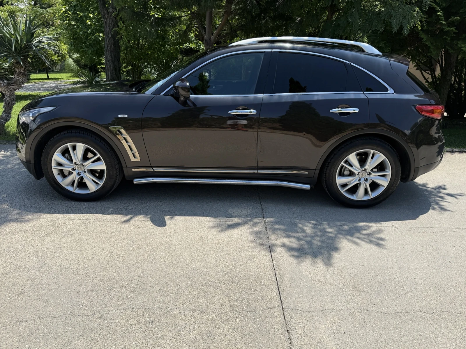 Infiniti Fx 30 d S Обдухване/Камера/Lane Assist/ЛИЗИНГ, снимка 4 - Автомобили и джипове - 56259751