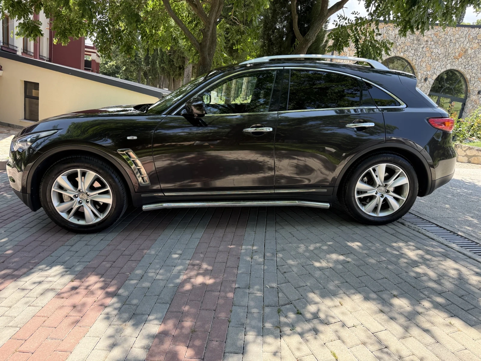 Infiniti Fx 30 d S Обдухване/Камера/Lane Assist/ЛИЗИНГ, снимка 13 - Автомобили и джипове - 56259751