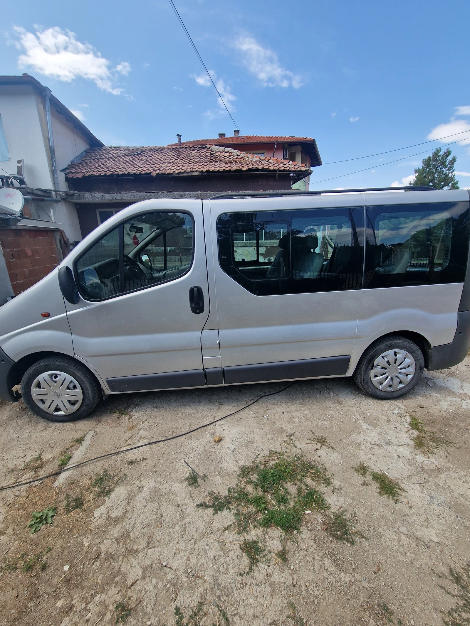 Opel Vivaro 1.9 CDTI, снимка 3 - Бусове и автобуси - 53747064
