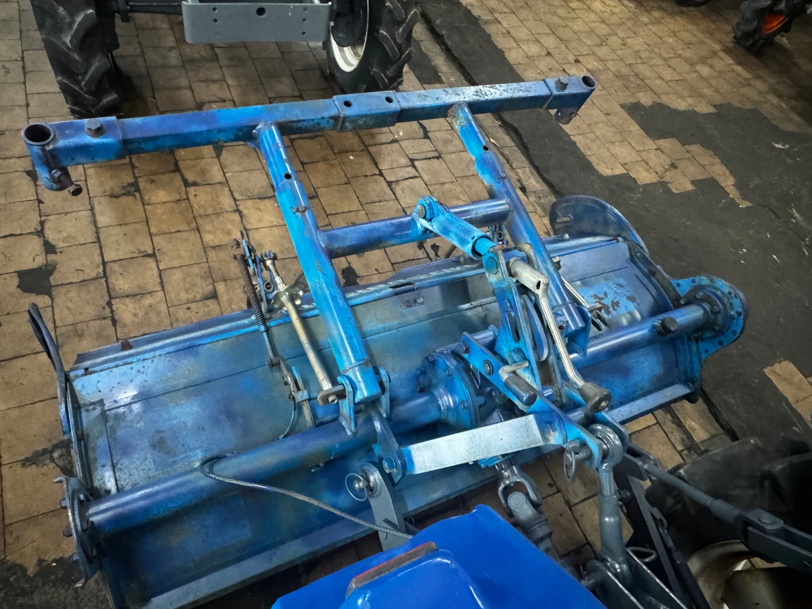 Трактор Mitsubishi MTE2000, снимка 8 - Селскостопанска техника - 56218555