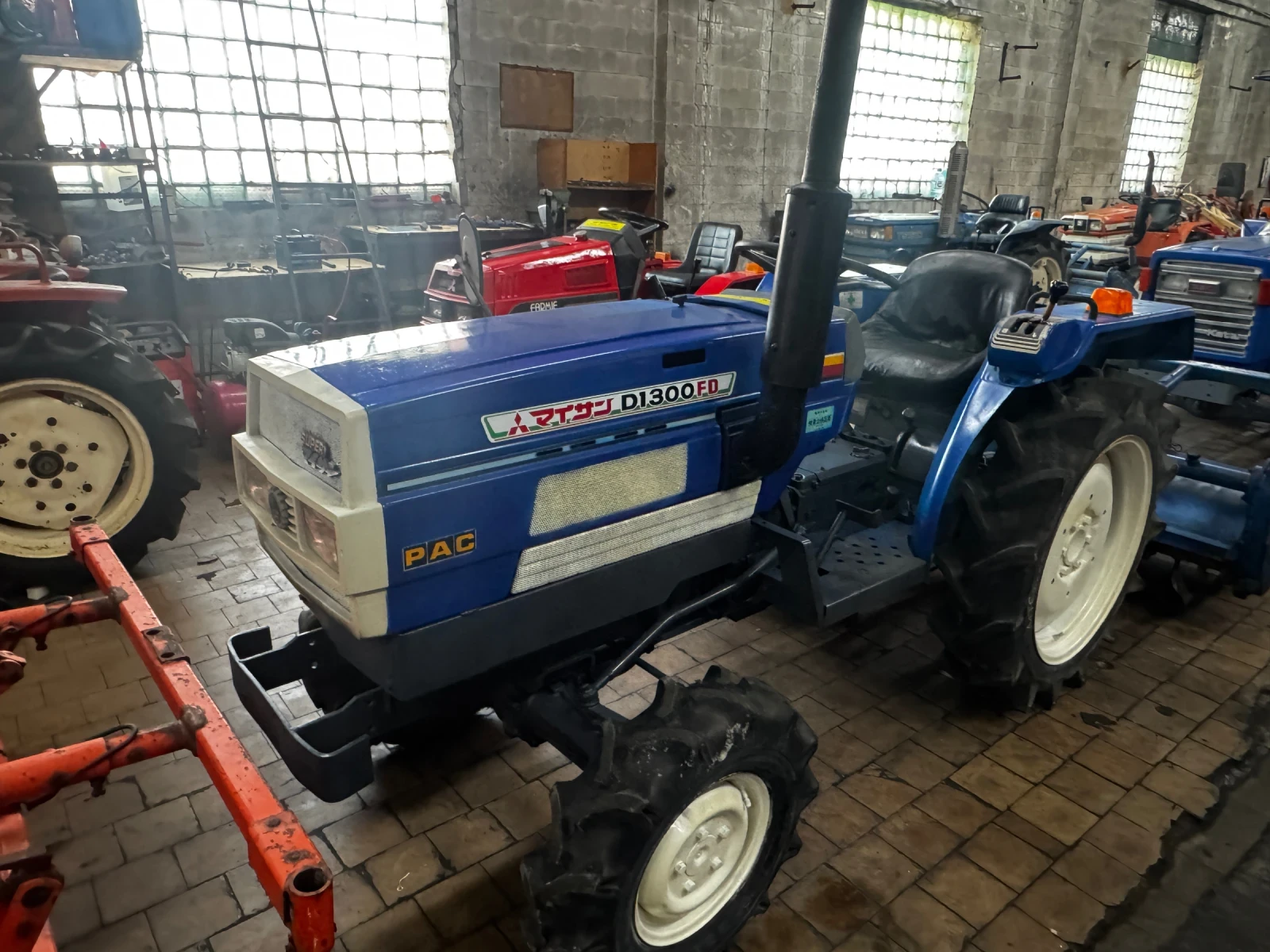 Трактор Mitsubishi MTE2000, снимка 3 - Селскостопанска техника - 56218555