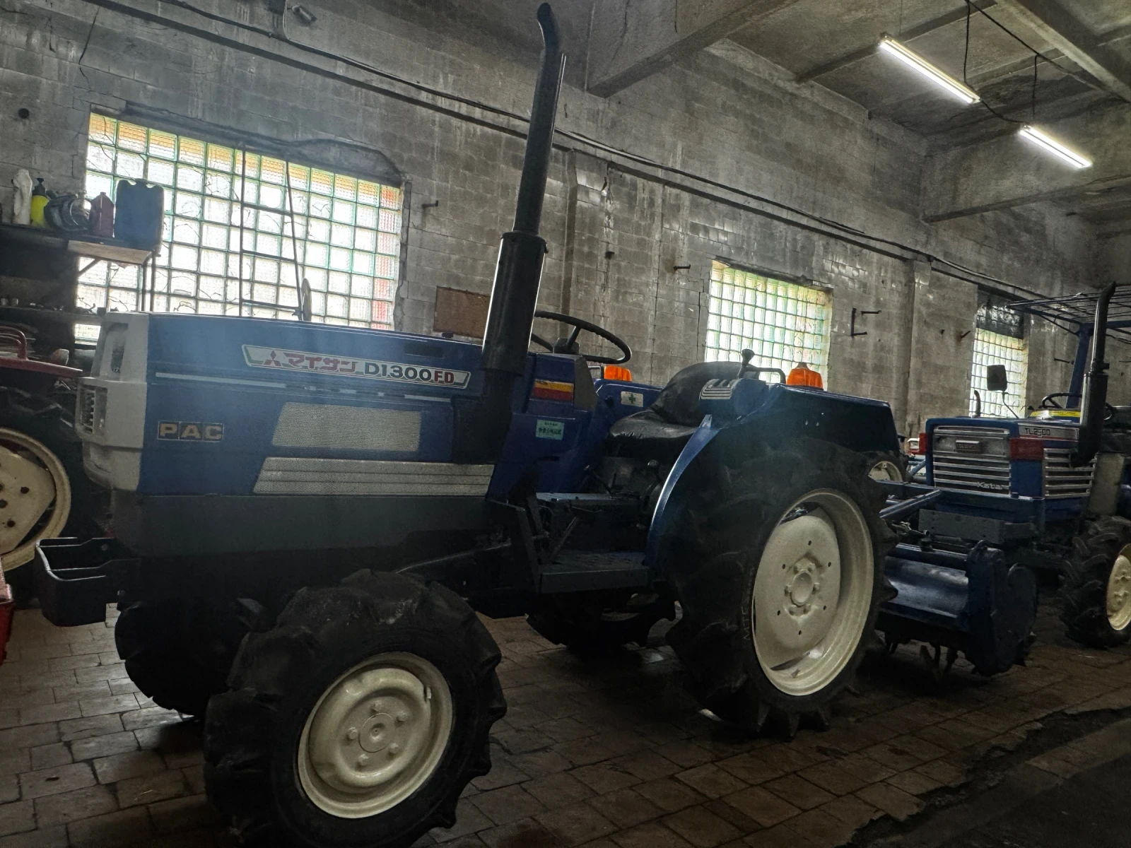 Трактор Mitsubishi MTE2000, снимка 4 - Селскостопанска техника - 56218555