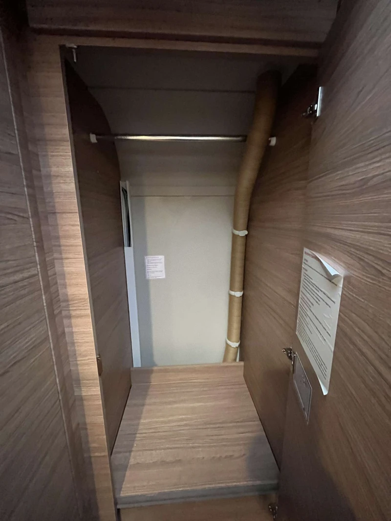 Каравана Weinsberg CaraOne 550 QDK 7 места, снимка 12 - Каравани и кемпери - 50365351