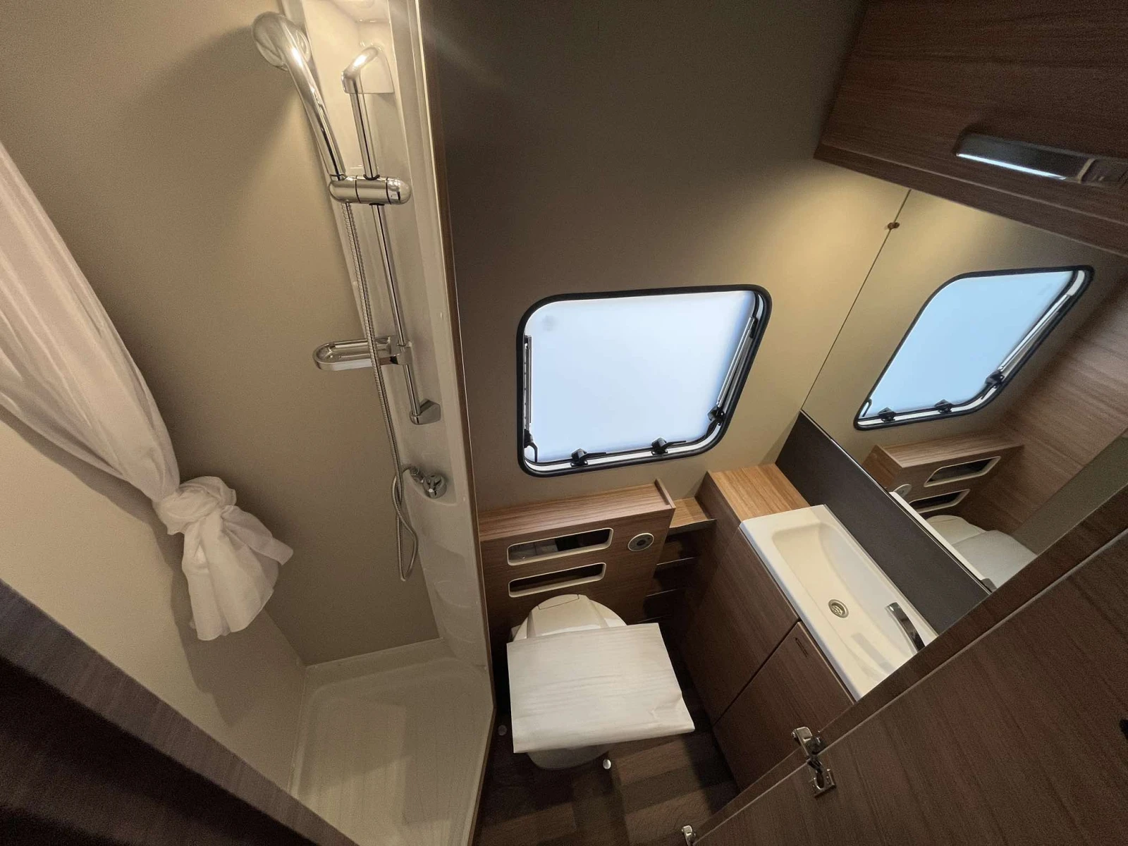 Каравана Weinsberg CaraOne 550* 7 места - изображение 5