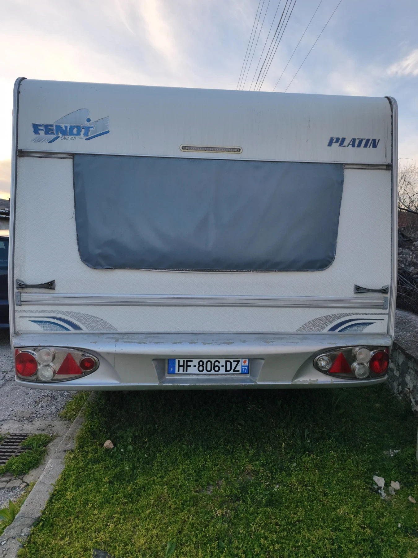 Каравана Fendt Platin, снимка 9 - Каравани и кемпери - 53773590